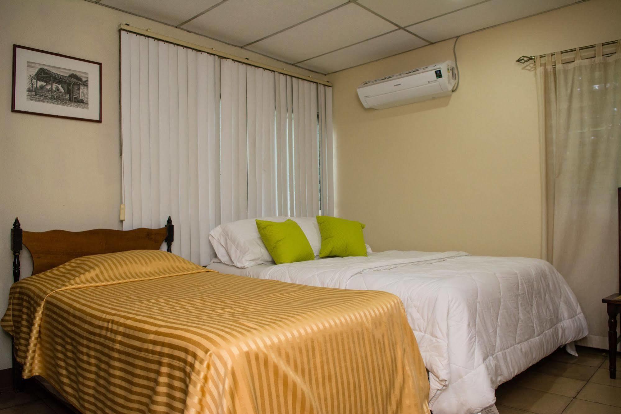 Hostal Casa Los Espinoza Манагуа Екстер'єр фото